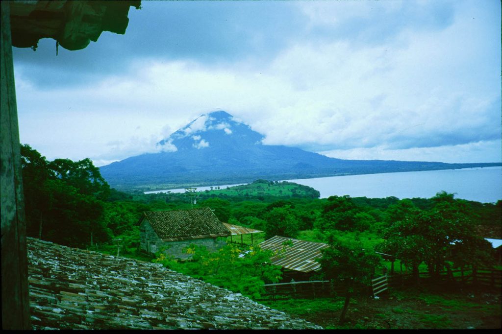 nicaragua vulkan2 2000