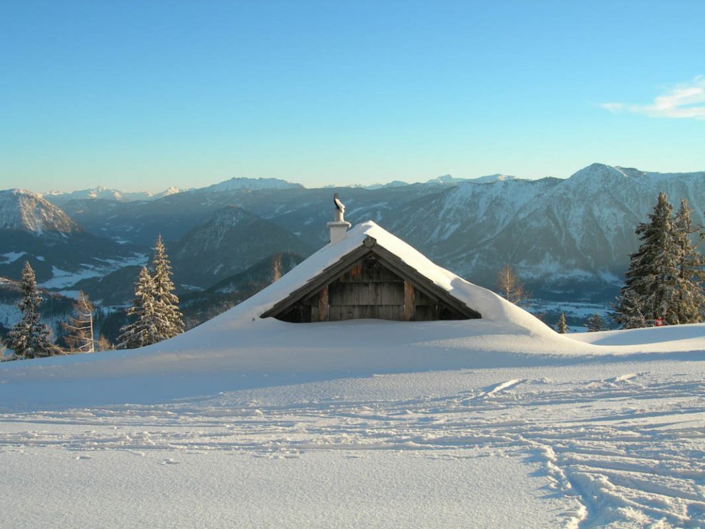 verschneite hütte loser2